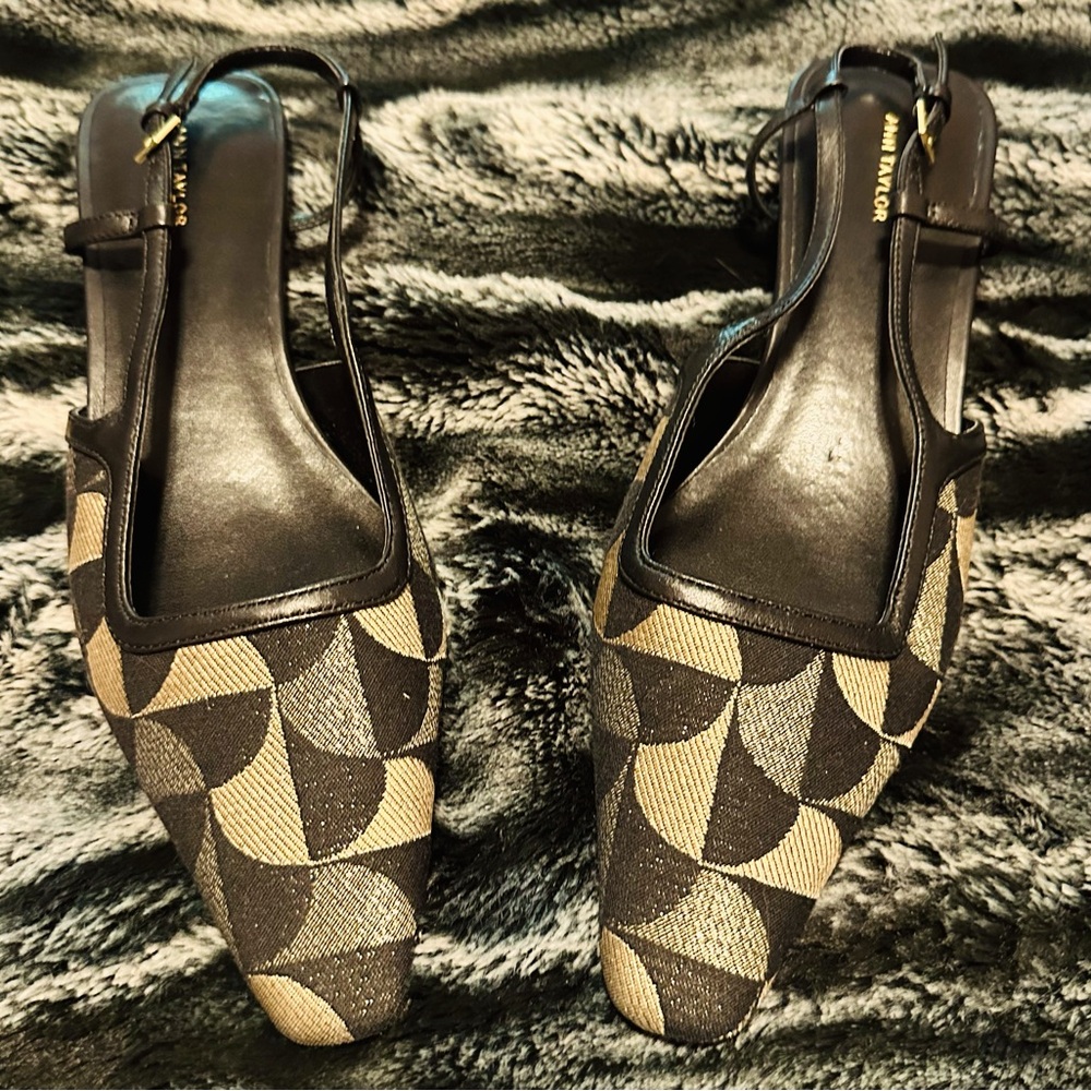 Ann Taylor Beautiful Black and Gold Women's Shoes